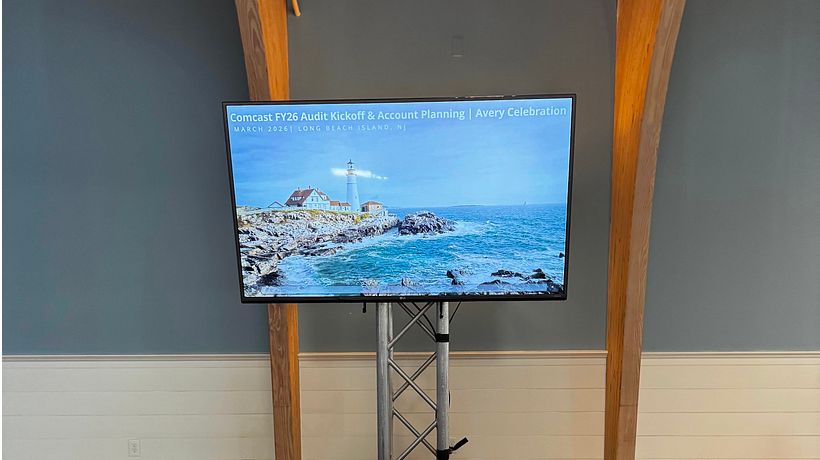 65" HD - 4K Monitor